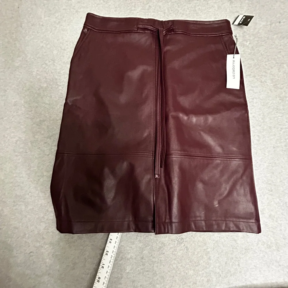 New Liz Claiborne Women's Burgundy Faux Leather Skirt Holidays Size‎ 12
